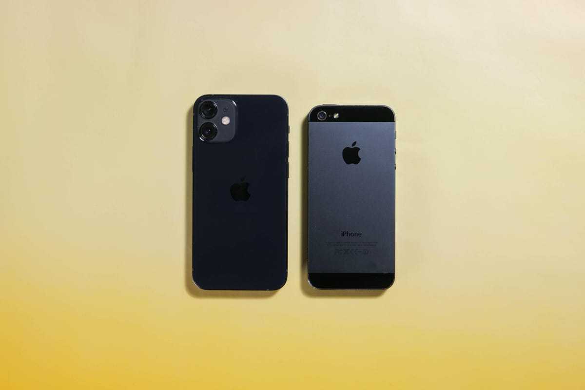 Apple iphone 12 vs apple iphone 12 mini: compare specifications, price | gadgets now
