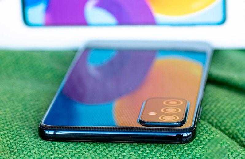 Samsung galaxy a52 4g 128 gb 8 gb vs samsung galaxy m52 5g 128 gb 8 gb: compare specifications, price | gadgets now