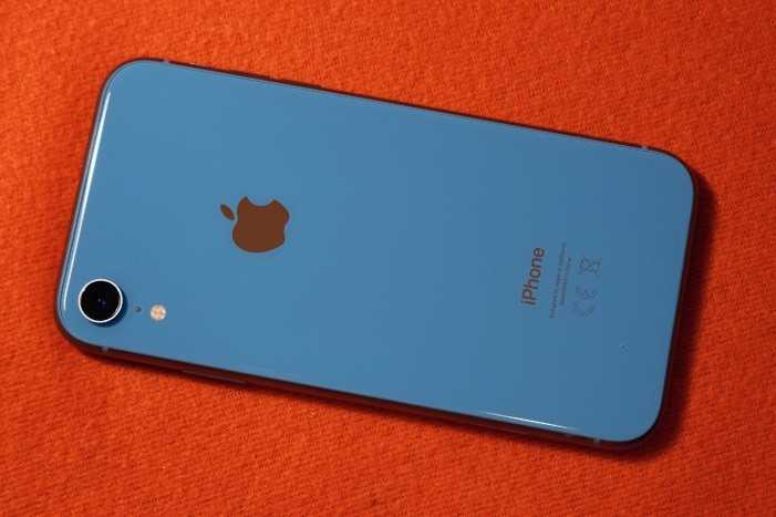 Характеристики Apple iPhone XR Подробное описание основных параметров модели: дизайн, экран, размеры, сеть, интерфейсы, батарея