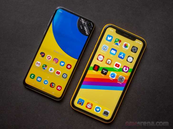 Какой смартфон выбрать: iphone xr или galaxy s10e?