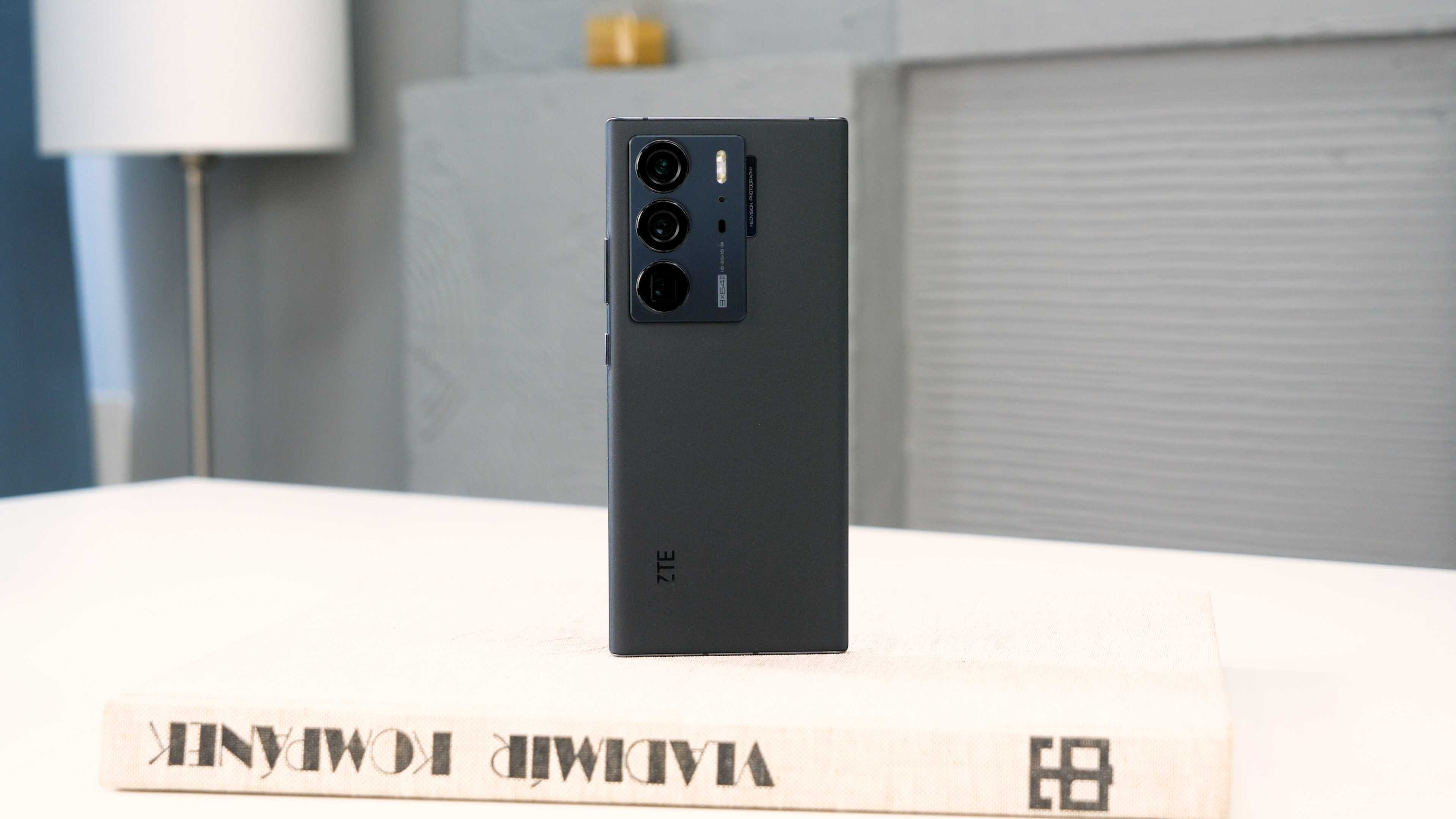 Zte axon 40 ultra — флагманский телефон премиум-класса с камерой под дисплеем!